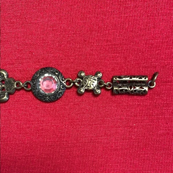 Green  Intricate Bracelet with Vintage Charm - Picture 8 of 8